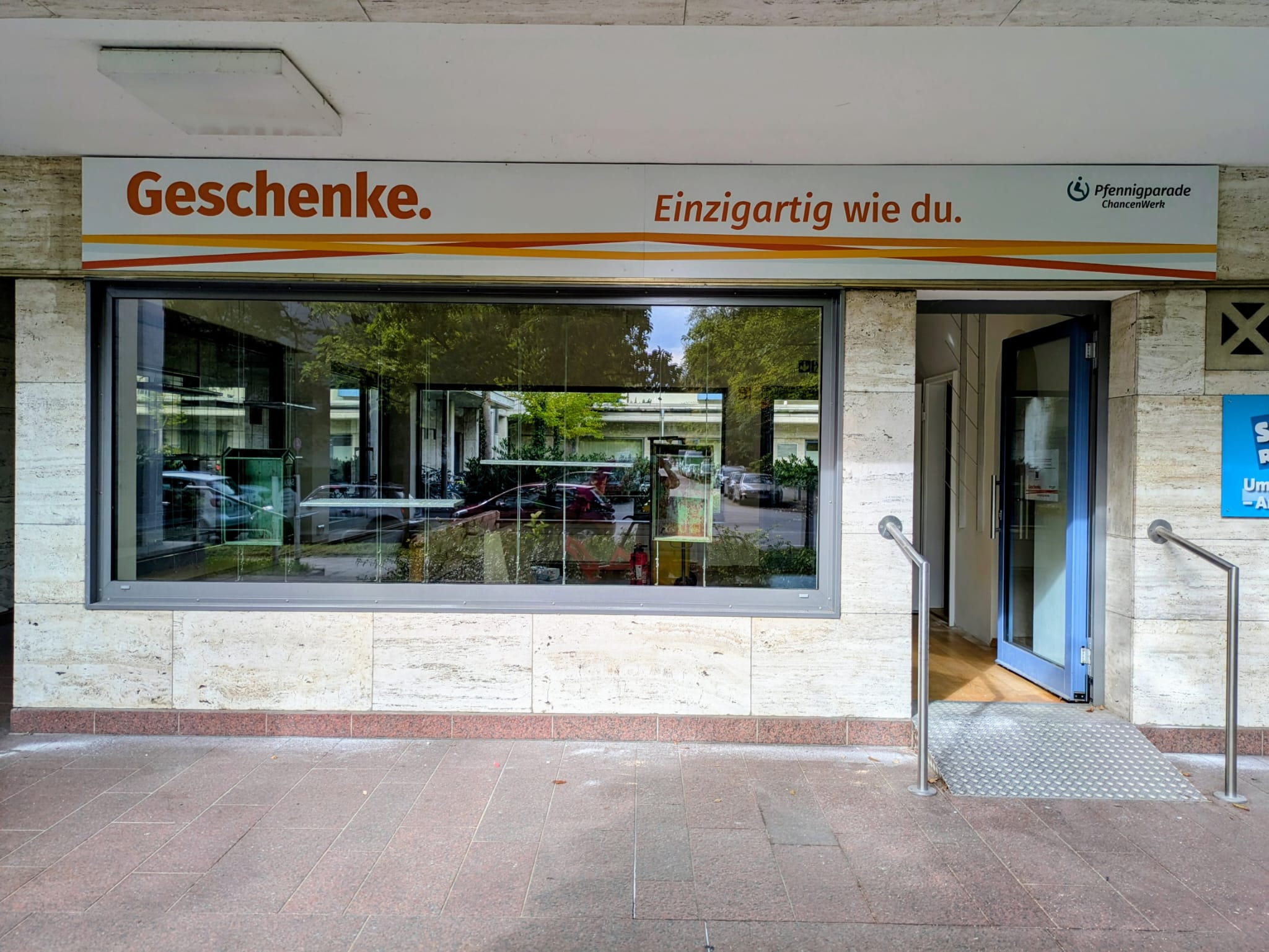 Text: Gechenke. Einzigartig wie du. Pfennigparade Chancenwerk